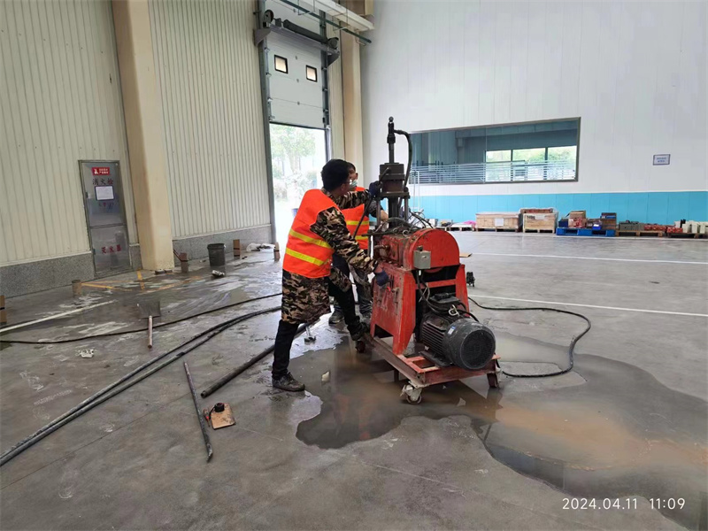 合阳厂房地面下沉塌陷注浆加固施工